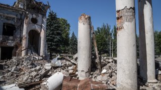 File.  Russian missiles damaged several buildings in the eastern Ukrainian town of Druzhkivka, Druzhkivka, Ukraine on June 8, 2025.
